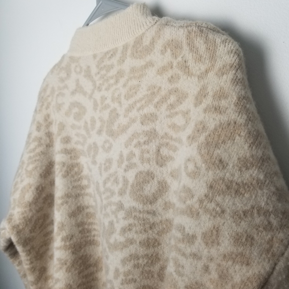 Goodnight Macaroon crewneck leopard print sweater - Picture 9 of 13